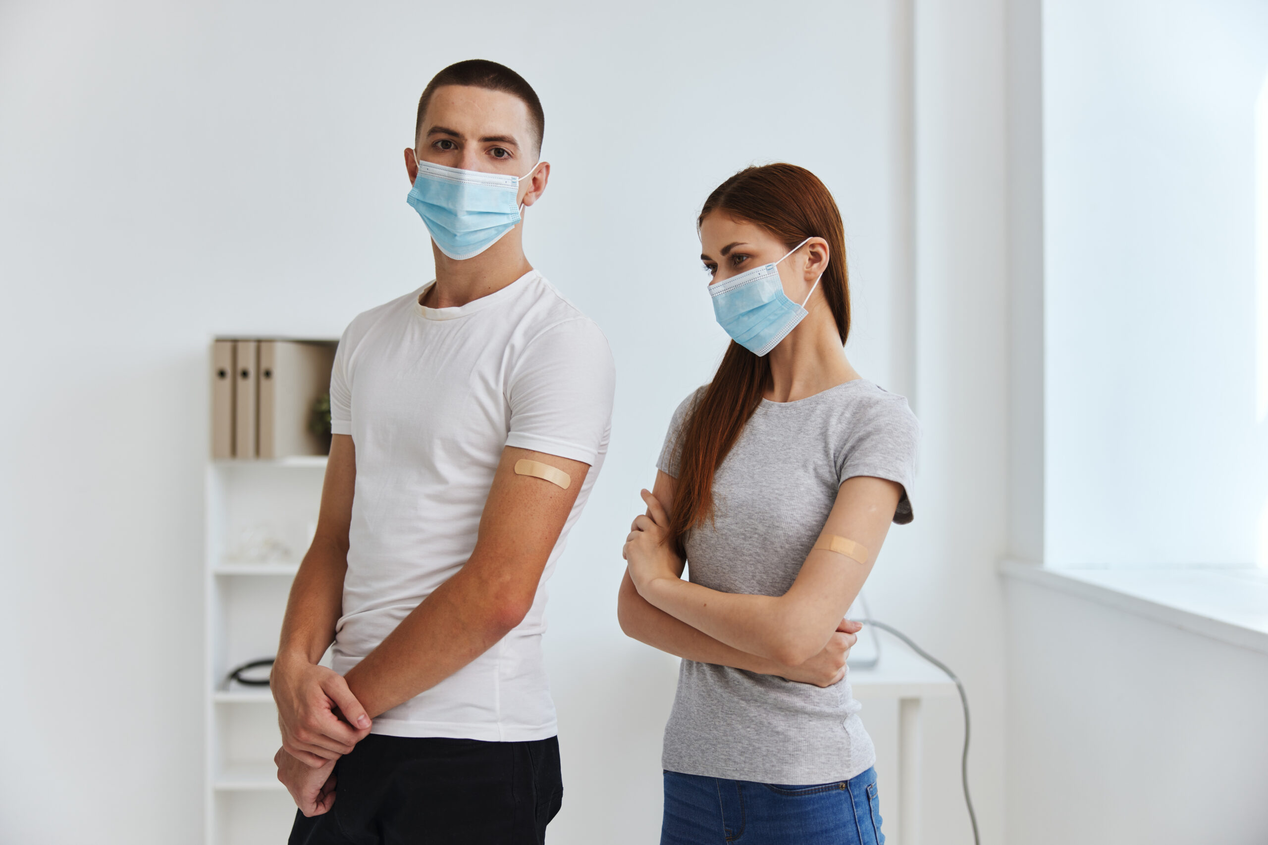 Pflasterarme, Masken, stiller Stolz.